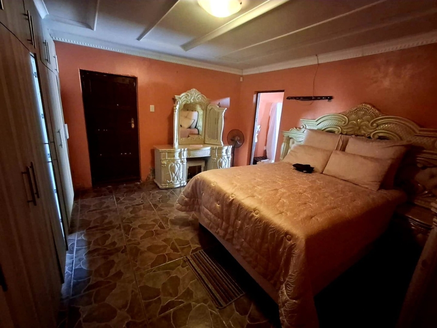 5 Bedroom Property for Sale in Mdantsane Nu 17 Eastern Cape